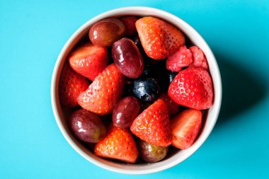Londra İngiltere, Haziran 05 2025, Taze Olgun Meyve Salatası