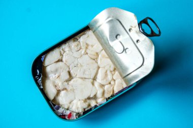 Londra, Haziran 06 2025, Cods Roe Deniz Ürünleri Pişirmeye Hazır Teneke ya da Kutu