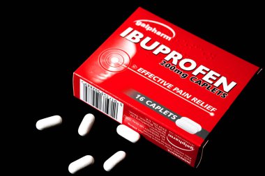 Londra İngiltere, 10 Haziran 2025, Ibuprofen Capulet Paketi veya Tabletler, Ağrı Resifi ve Enflamasyon önleyici, Uyuşturucu