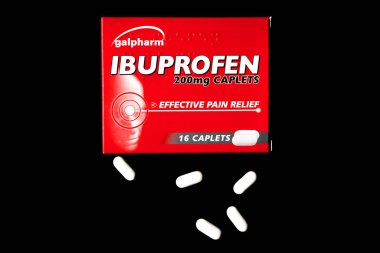 Londra İngiltere, 10 Haziran 2025, Ibuprofen Capulet Paketi veya Tabletler, Ağrı Resifi ve Enflamasyon önleyici, Uyuşturucu