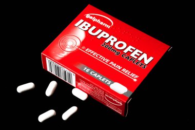 Londra İngiltere, 10 Haziran 2025, Ibuprofen Capulet Paketi veya Tabletler, Ağrı Resifi ve Enflamasyon önleyici, Uyuşturucu