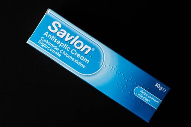 Londra İngiltere, 11 Haziran 2025, Küçük Kesikler ve Böcek Isırıkları İçin Savlon Antiseptik Kremi
