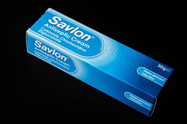 Londra İngiltere, 11 Haziran 2025, Küçük Kesikler ve Böcek Isırıkları İçin Savlon Antiseptik Kremi