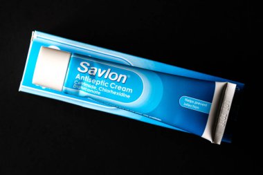 Londra İngiltere, 11 Haziran 2025, Küçük Kesikler ve Böcek Isırıkları İçin Savlon Antiseptik Kremi