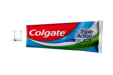 Londra İngiltere, 11 Haziran 2025, Oral Hijyen için Colgate Üçlü Diş macunu