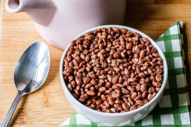 Londra İngiltere, 12 Haziran 2025, İngiliz Klasik Favori Coco Pops Kahvaltı Gevreği Kasesi