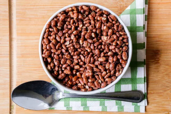 Londra İngiltere, 12 Haziran 2025, İngiliz Klasik Favori Coco Pops Kahvaltı Gevreği Kasesi