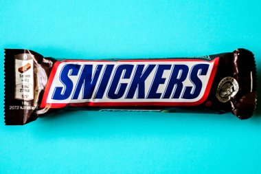 Londra İngiltere, 20 Haziran 2025, Aile Favori Snickers Karamel fıstıklı çikolata ve Nougat kaplı Süt Çikolatası