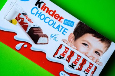 Londra, 20 Haziran 2025, Popüler Kinder Çikolata Paketi