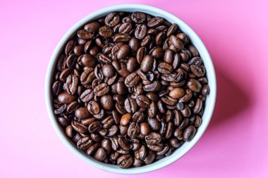 Londra İngiltere, 14 Temmuz 2025, Taze Aromatik Kızarmış Organik Kahve Fasulyesi 