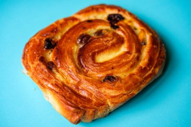 Londra, 30 Ağustos 2025, Taze Pişmiş Acı ve Üzümlü Üzümlü Kahvaltı