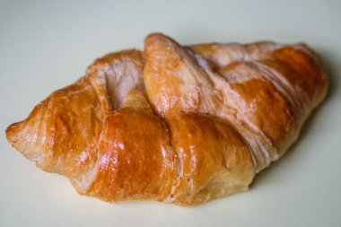 Londra, 30 Ağustos 2025, Taze Pişmiş Tereyağlı Criossant Kahvaltı Pastası İnsansız