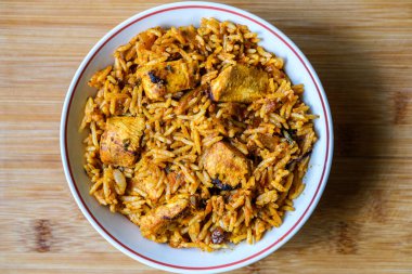 Londra İngiltere, Eylül 01 2025, Klasik Hint usulü Baharatlı Tavuk Biryani Yemekleri İnsansız