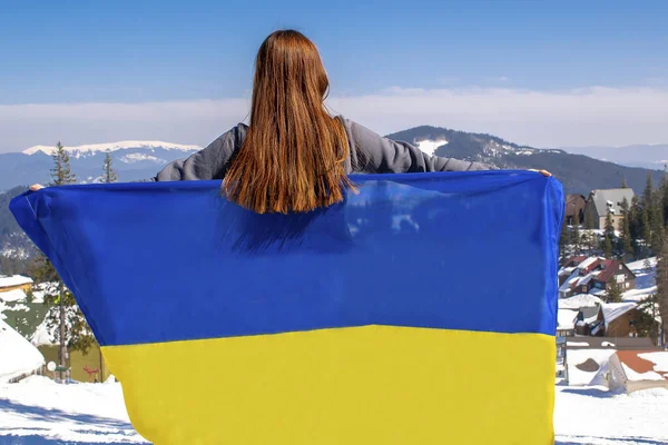Жінки Тримають Махають Махають Українійською Національно Жовтим Прапором Війна Конфлікти — стокове фото
