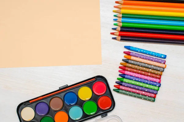Watercolor Paints Colorful Pencils Pastel Crayons Blank Watercolor Paper Pad — 스톡 사진