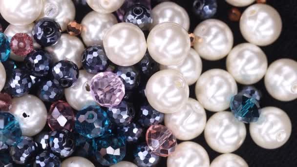 Pärlor Och Kristaller Smycken Texturer Värdesaker — Stockvideo