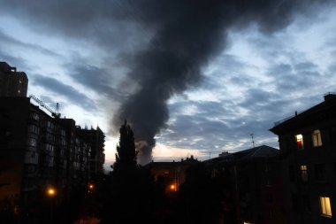 Ukrayna 'da bir yerleşim bölgesine yapılan füze saldırısının sonuçları