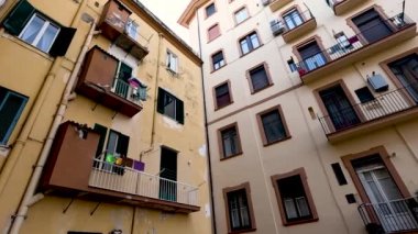 Napoli 'deki konut manzarası