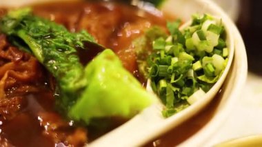 Etli erişte ve sebzeli çorba.