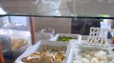 Bangkok 'ta erişte hazırlıyorum.