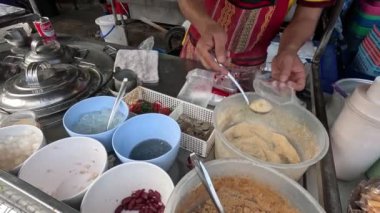Soya sütü bazlı tatlının sıralı hazırlığı