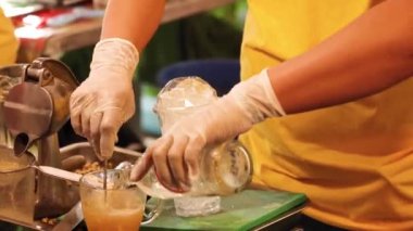 Ferahlatıcı limonlu içecek dizisi.