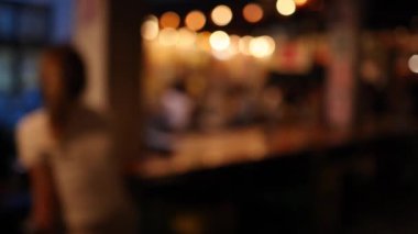 Bangkok 'taki bir bar ayarının bulanık görüntüleri