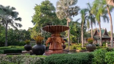 Bereketli bir tropikal bahçe manzarasının statik görüntüsü