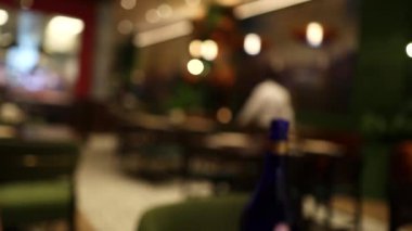 Lokantanın iç kısmının bulanık görüntüsü