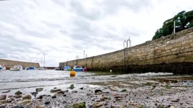 Rıhtım ve sahil yakınında su seviyesi artıyor.