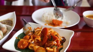 Lezzetli yemek hazırlığı ve Tayland 'da keyif.