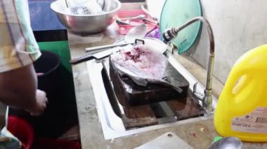 Balığı temizlemek ve hazırlamak için düzenli adımlar.