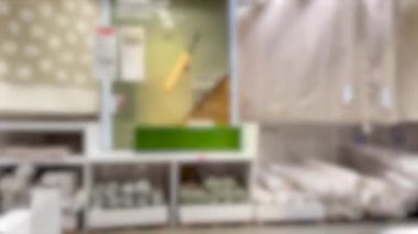 IKEA 'nın canlı koridorlarında hızlı bir yolculuk.