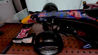 Müzede Formula 1 arabası gösteriliyor