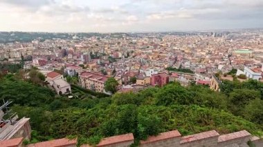 Napoli 'nin San Martino' dan geniş bir manzarası