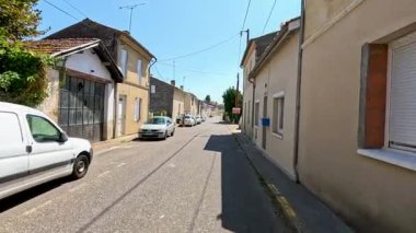 Fransız mahallesinde güneşli bir gün