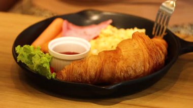 Tayland, Krabi 'de nefis bir kahvaltı.