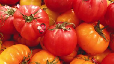 Melbourne pazarında çeşitli domatesler sergilendi