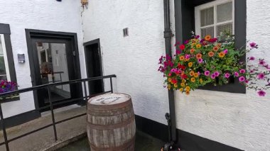 Glengoyne Damıtımevinde güneşli bir gün