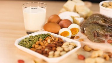 Bir masadaki protein kaynaklarının çeşitliliği