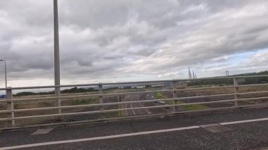 İskoçya köprüsünün üzerinden manzaralı bir yolculuk