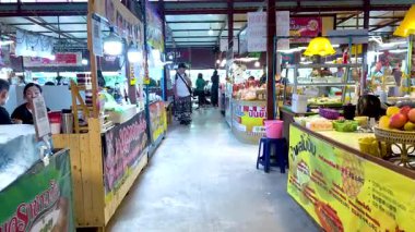 Hareketli Bangkok pazarından canlı sahneler