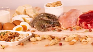 Birlikte gösterilen protein zengini gıdaların çeşitliliği