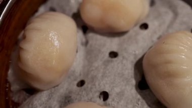 Hong Kong restoranında Dim sum hazırlığı.