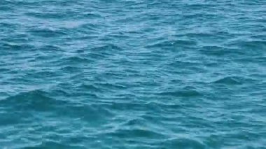 Akdeniz 'de hafif dalgalar