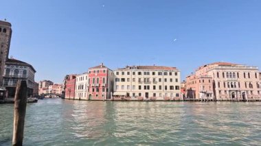 Venedik 'in kanal ve mimarisinin manzarası
