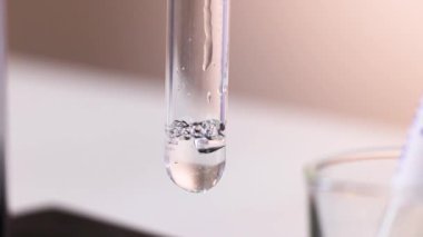 Kurşun nitrat ve potasyum iyodür reaksiyon gösterimi