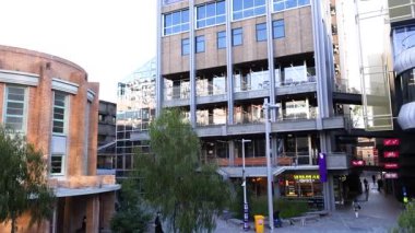 Melbourne 'da modern binalar ve yeşillik