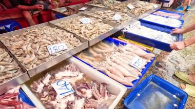 Aburi Saba bir restoranda hazırlanıyor.