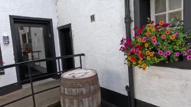 Glengoyne Damıtımevi 'nin dış cephesinde bir tur.